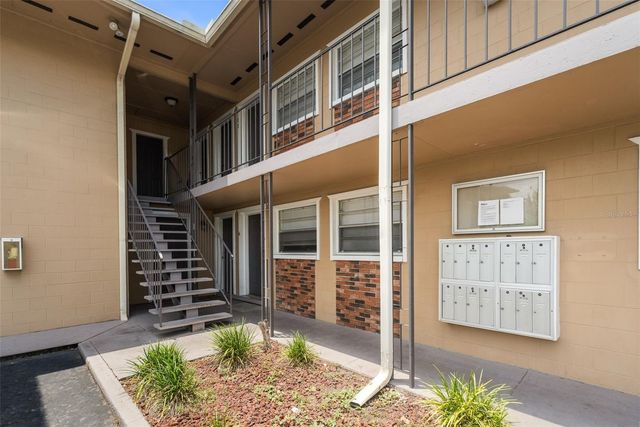501 NW 15TH AVENUE 11, Gainesville, FL 32601