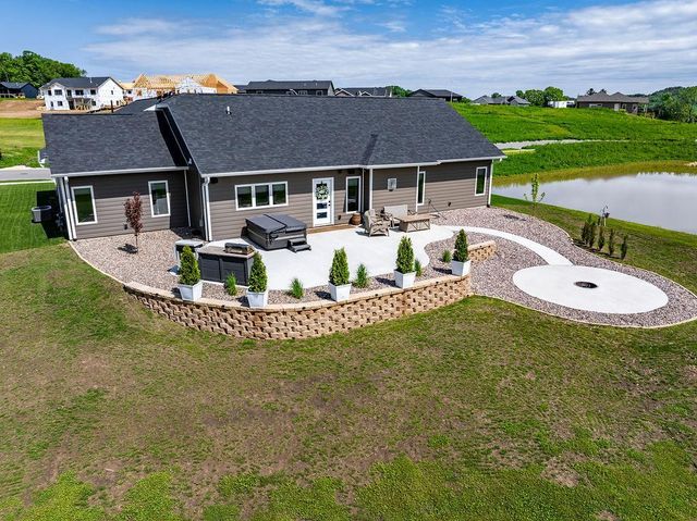 164 Heinig Way, Holmen, WI 54636