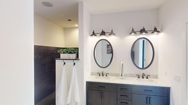 164 Heinig Way, Holmen, WI 54636