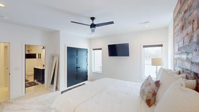 164 Heinig Way, Holmen, WI 54636