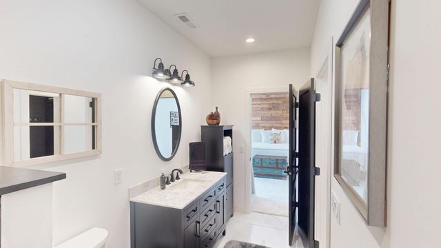 164 Heinig Way, Holmen, WI 54636