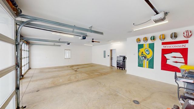 164 Heinig Way, Holmen, WI 54636