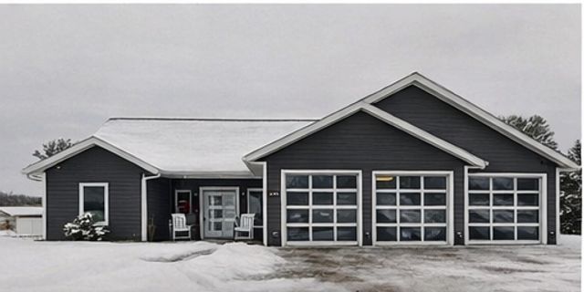 164 Heinig Way, Holmen, WI 54636