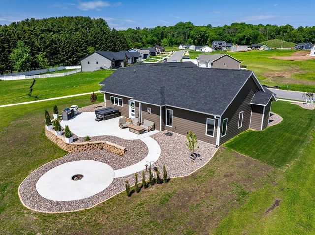 164 Heinig Way, Holmen, WI 54636