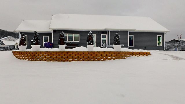 164 Heinig Way, Holmen, WI 54636