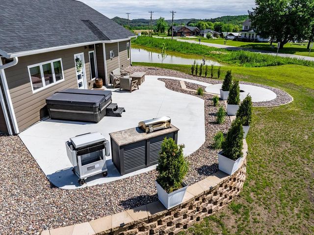 164 Heinig Way, Holmen, WI 54636