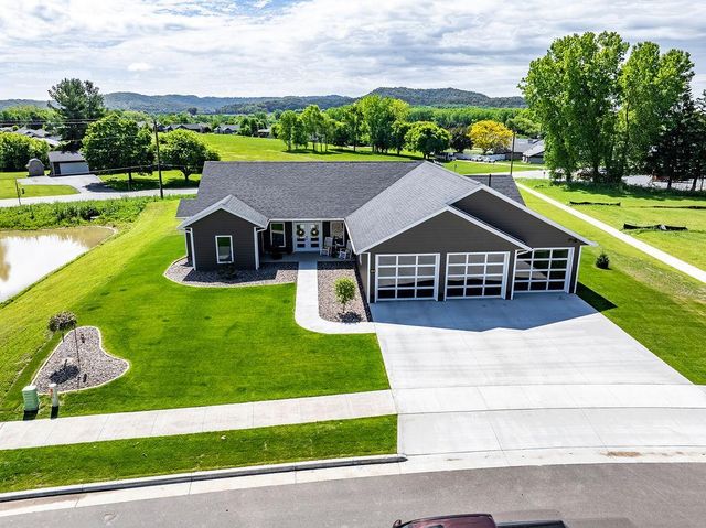 164 Heinig Way, Holmen, WI 54636