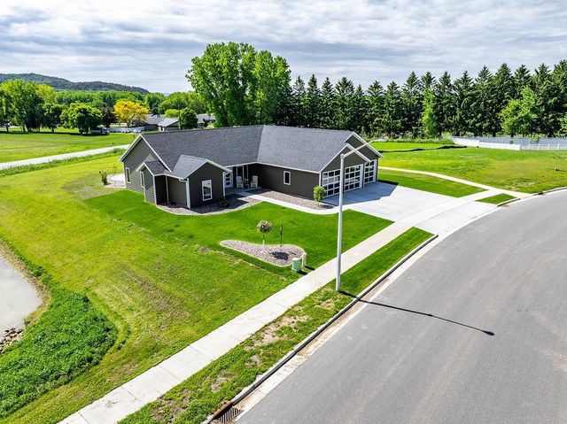 164 Heinig Way, Holmen, WI 54636