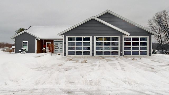 164 Heinig Way, Holmen, WI 54636