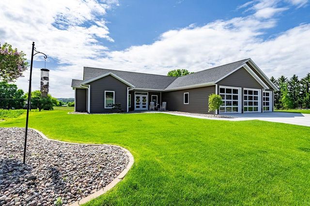 164 Heinig Way, Holmen, WI 54636