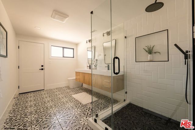 17601 McCormick Street, Encino (los Angeles), CA 91316