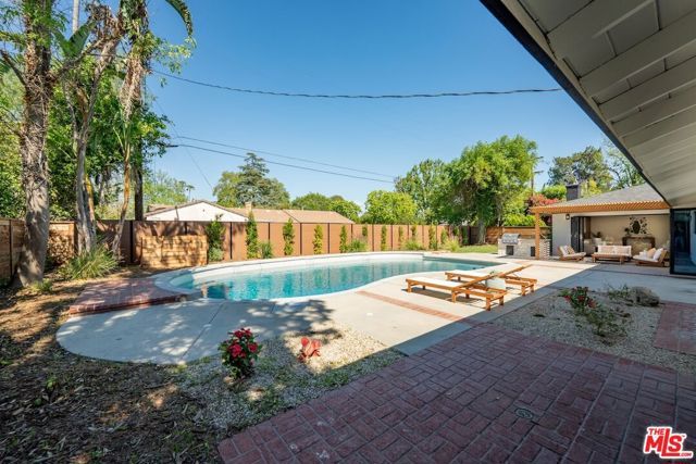 17601 McCormick Street, Encino (los Angeles), CA 91316