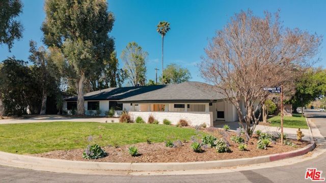 17601 McCormick Street, Encino (los Angeles), CA 91316