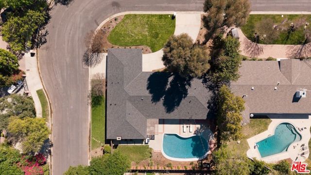 17601 McCormick Street, Encino (los Angeles), CA 91316