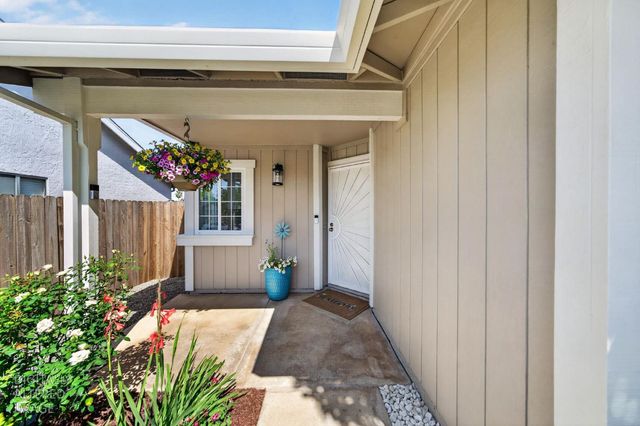 8163 Morgan Hill Way, Sacramento, CA 95828