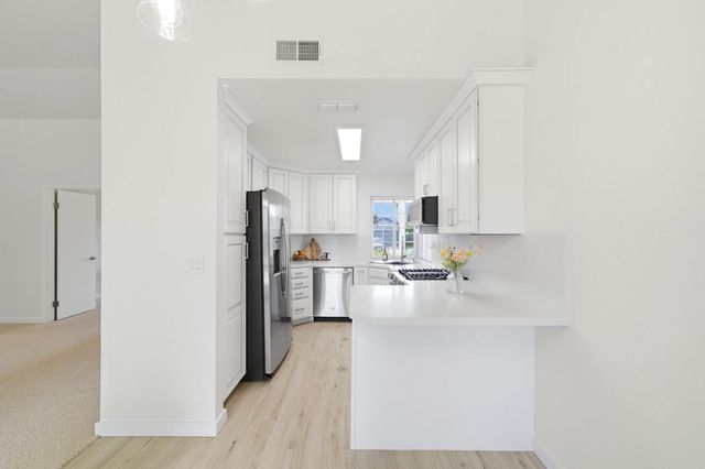 8163 Morgan Hill Way, Sacramento, CA 95828