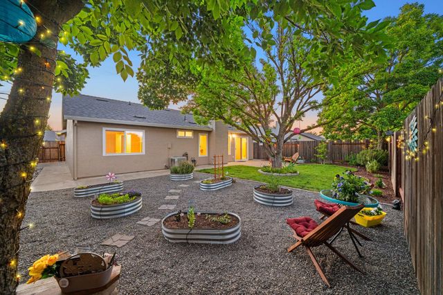 8163 Morgan Hill Way, Sacramento, CA 95828