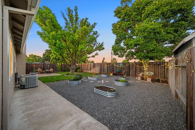 8163 Morgan Hill Way, Sacramento, CA 95828