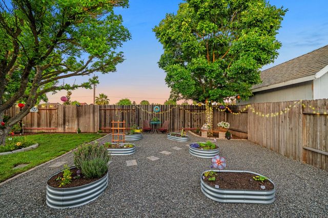 8163 Morgan Hill Way, Sacramento, CA 95828