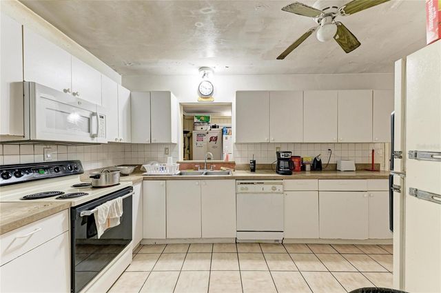 1205 44TH AVENUE E, Bradenton, FL 34203