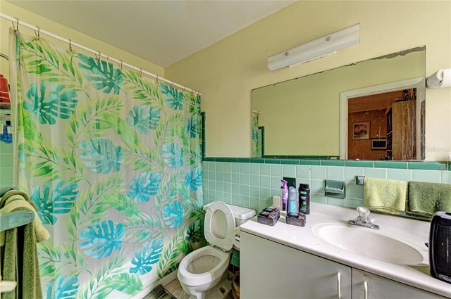 1205 44TH AVENUE E, Bradenton, FL 34203