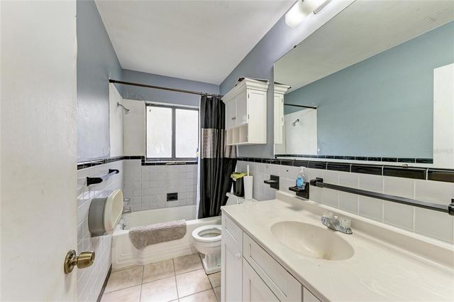 1205 44TH AVENUE E, Bradenton, FL 34203