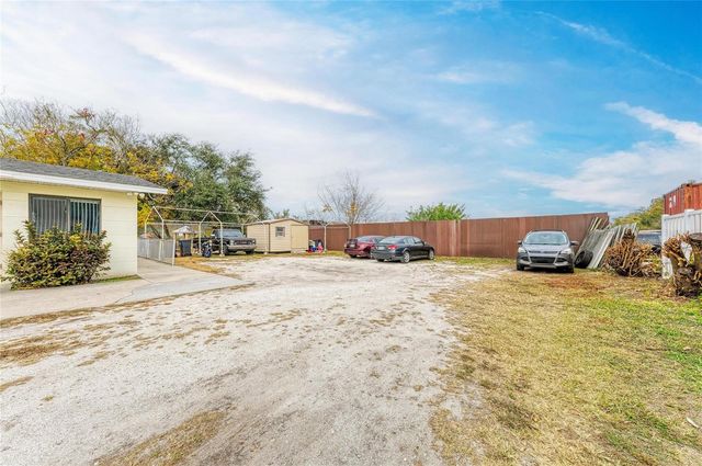 1205 44TH AVENUE E, Bradenton, FL 34203