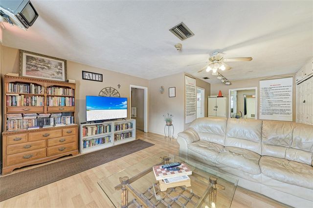 1205 44TH AVENUE E, Bradenton, FL 34203