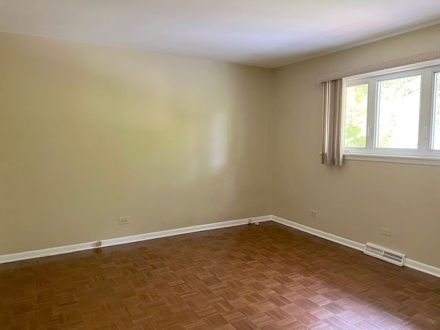 2720 KINCAID Drive, Woodridge, IL 60517