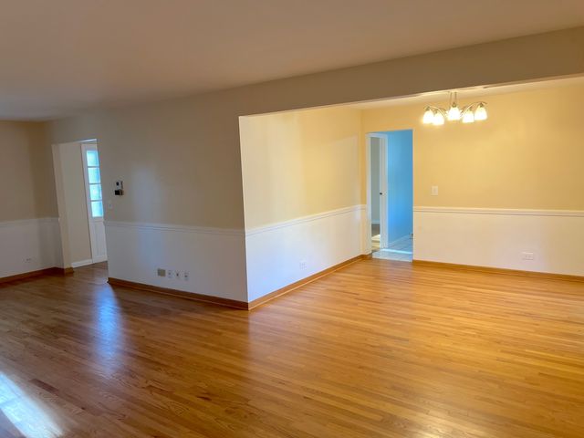 2720 KINCAID Drive, Woodridge, IL 60517