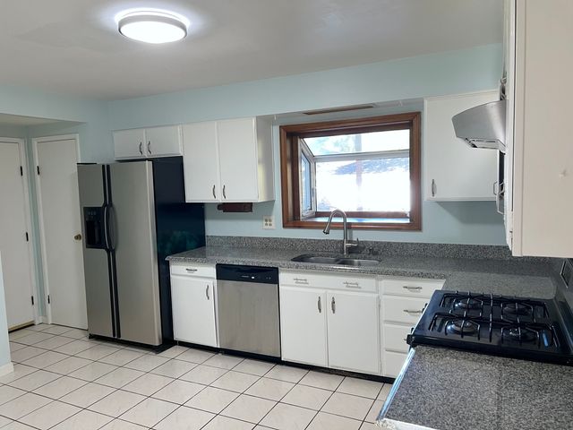 2720 KINCAID Drive, Woodridge, IL 60517