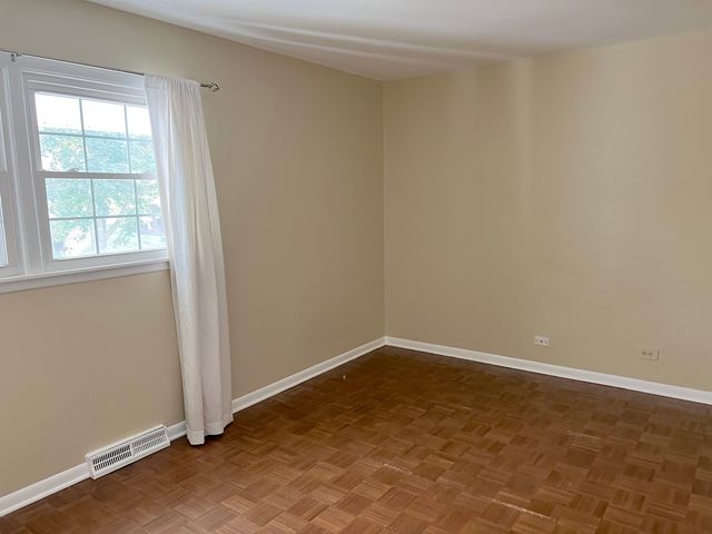 2720 KINCAID Drive, Woodridge, IL 60517