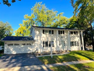 2720 KINCAID Drive, Woodridge, IL 60517