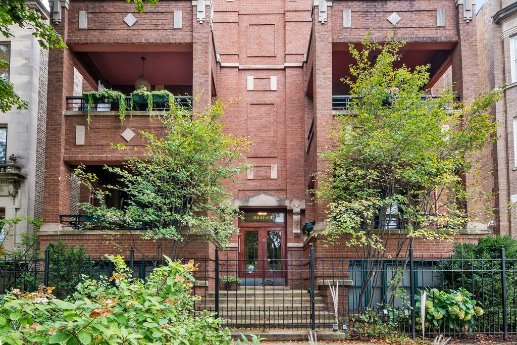 3043 W LOGAN Boulevard 1W, Chicago, IL 60647 — exterior