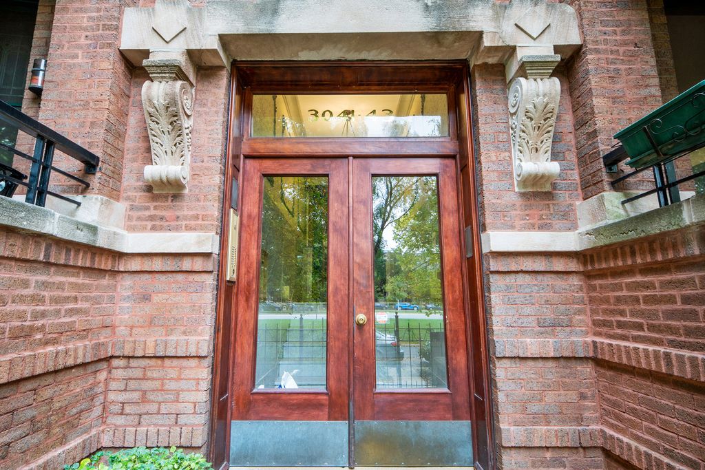3043 W LOGAN Boulevard 1W, Chicago, IL 60647 — photo 2