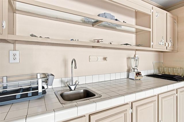 5 VENETIAN COURT, Tarpon Springs, FL 34689
