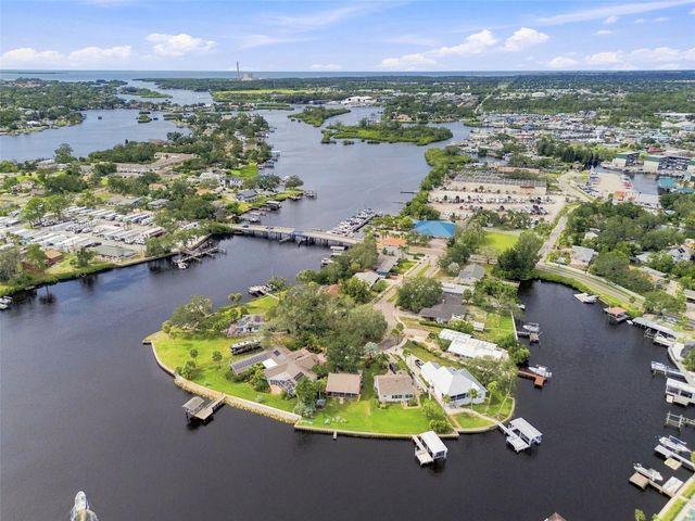 5 VENETIAN COURT, Tarpon Springs, FL 34689