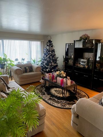 372 Bensley Avenue, Calumet City, IL 60409