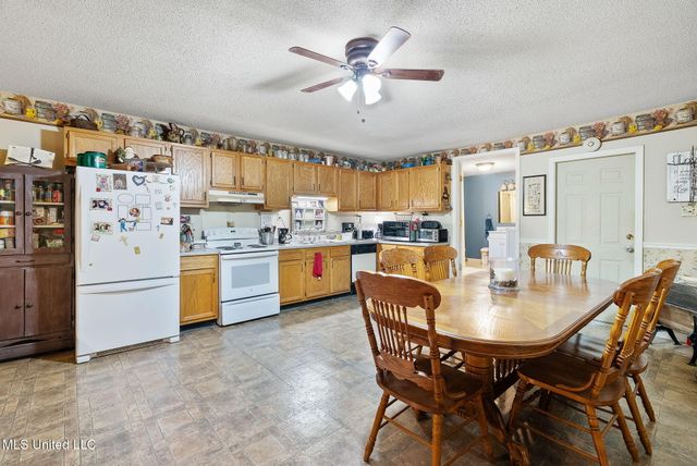 3322 Us-72, Holly Springs, MS 38635