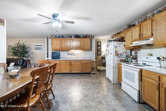 3322 Us-72, Holly Springs, MS 38635