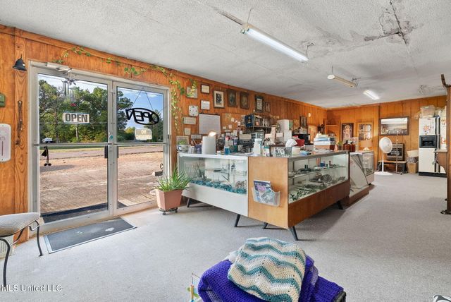 3322 Us-72, Holly Springs, MS 38635