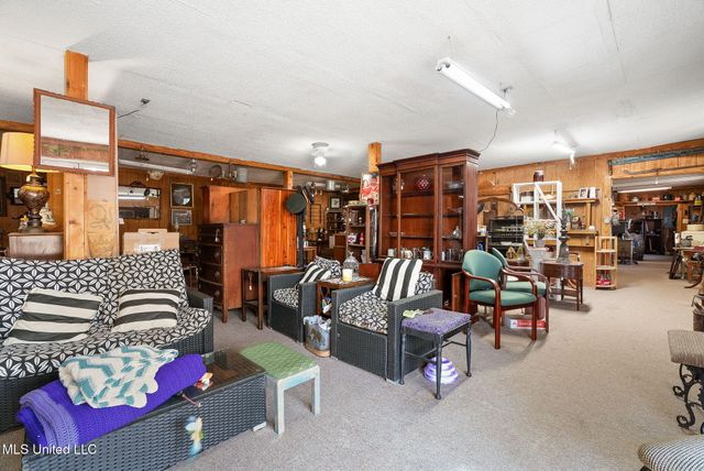 3322 Us-72, Holly Springs, MS 38635