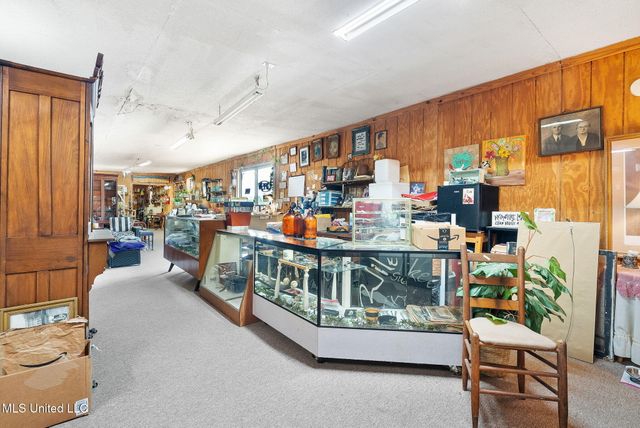 3322 Us-72, Holly Springs, MS 38635