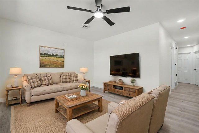 4620 NW Ozmun Ave, Lawton, OK 73505