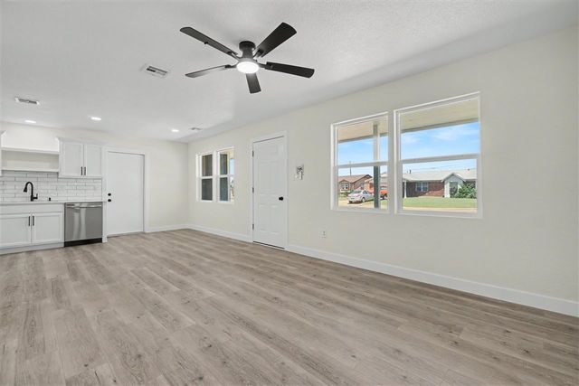 4620 NW Ozmun Ave, Lawton, OK 73505