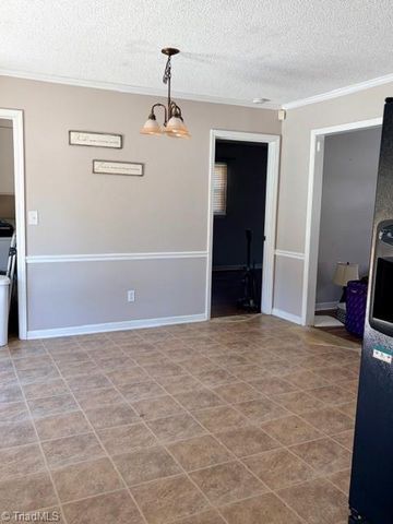 6210 Herinhut Road, Winston-salem, NC 27127