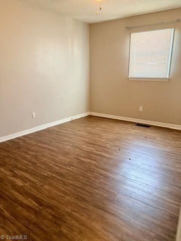 6210 Herinhut Road, Winston-salem, NC 27127