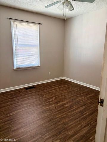 6210 Herinhut Road, Winston-salem, NC 27127