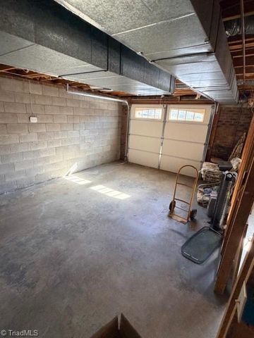 6210 Herinhut Road, Winston-salem, NC 27127