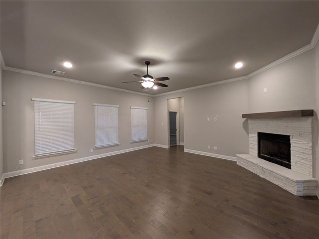 1720 Whispering Trail Drive, Waxahachie, TX 75165